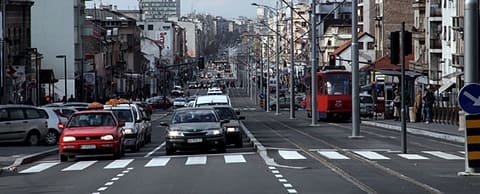 Bulevar na Zvezdari sa tramvajem i saobracajem
